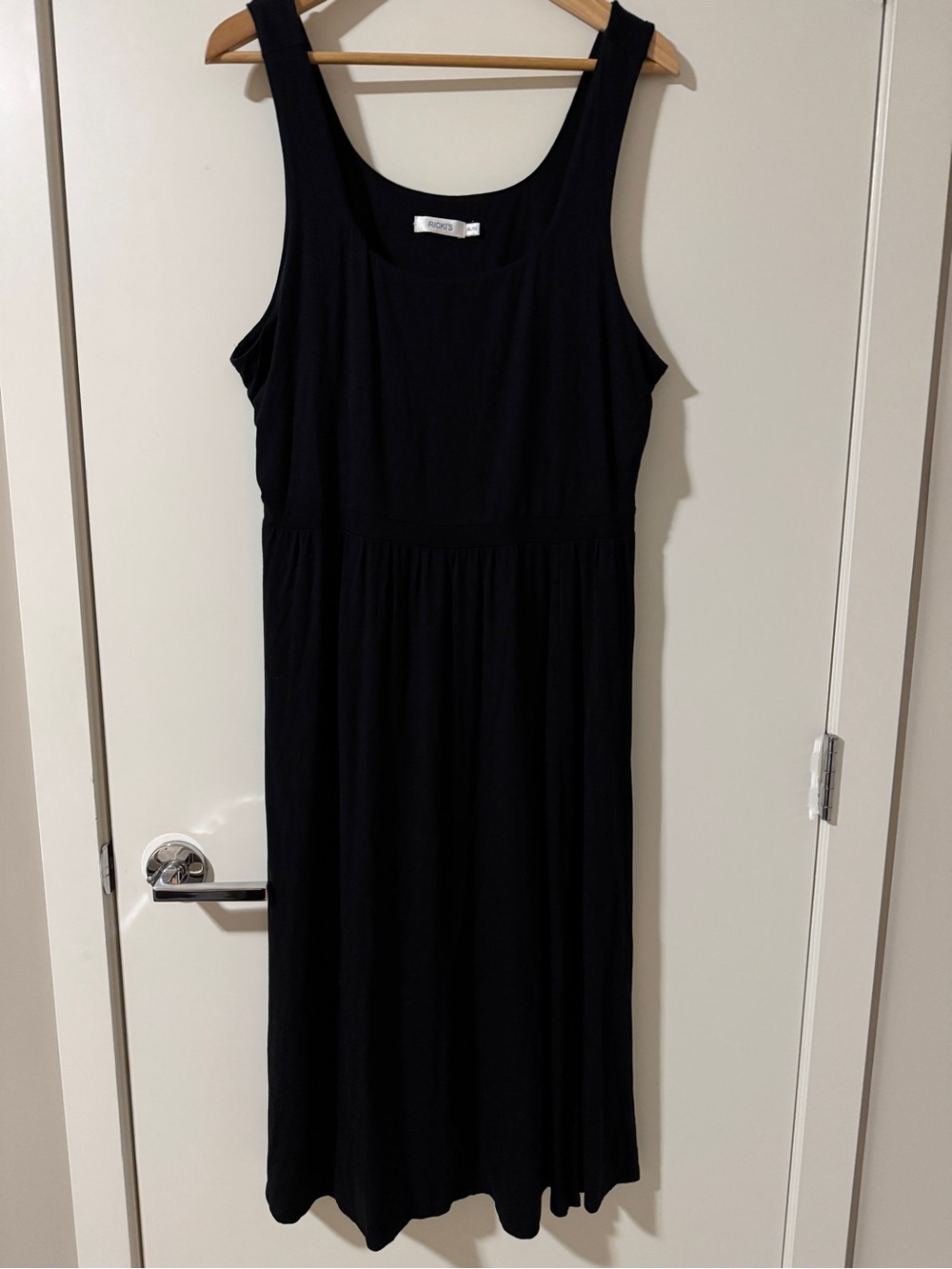 Ricki's Black Sleeveless Scoop-Neck Midi Dress
